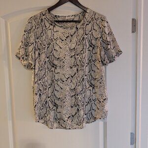 Equipment silk short sleeve snake print blouse
